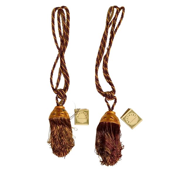 Hallmart Collectibles Pair of Gold Butterfly Tassel Curtain Drapery Tiebacks - Picture 3 of 4